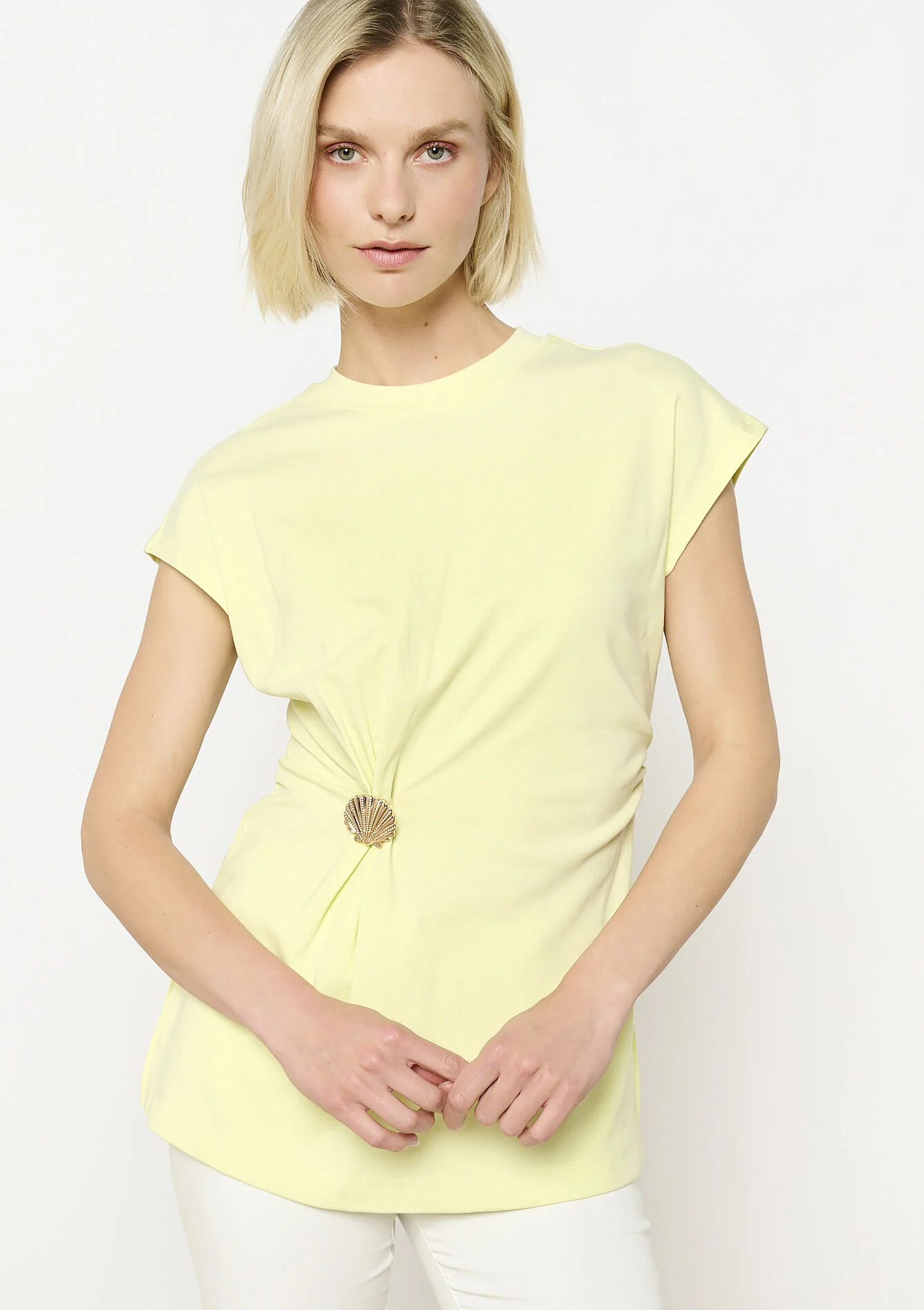 T-shirt met brochedetail