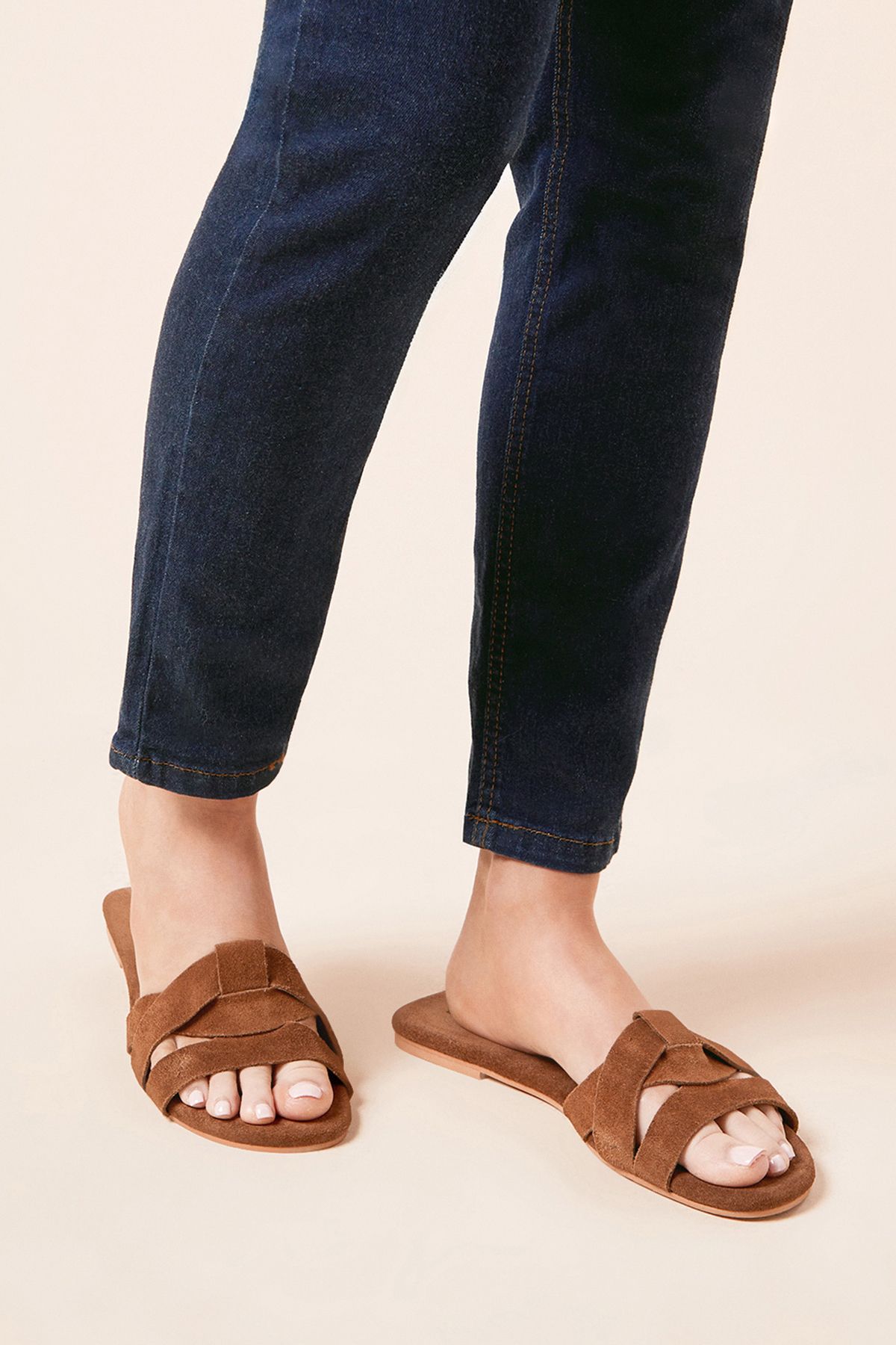Dorothy Perkins Freesia Suede Twisted Flat Sliders