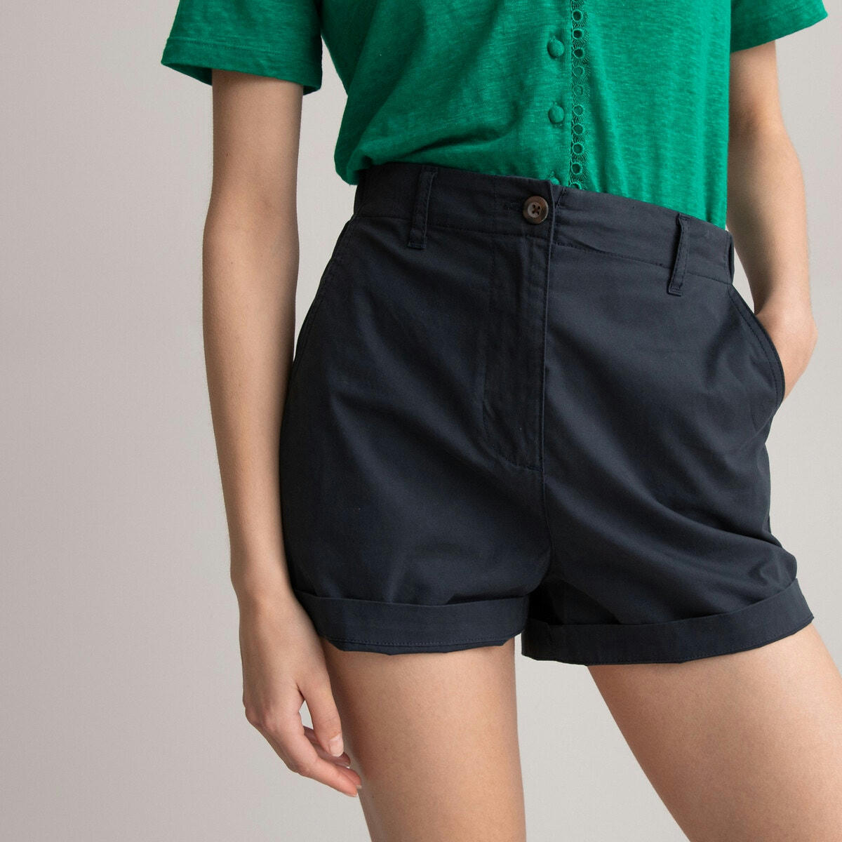 Short chino