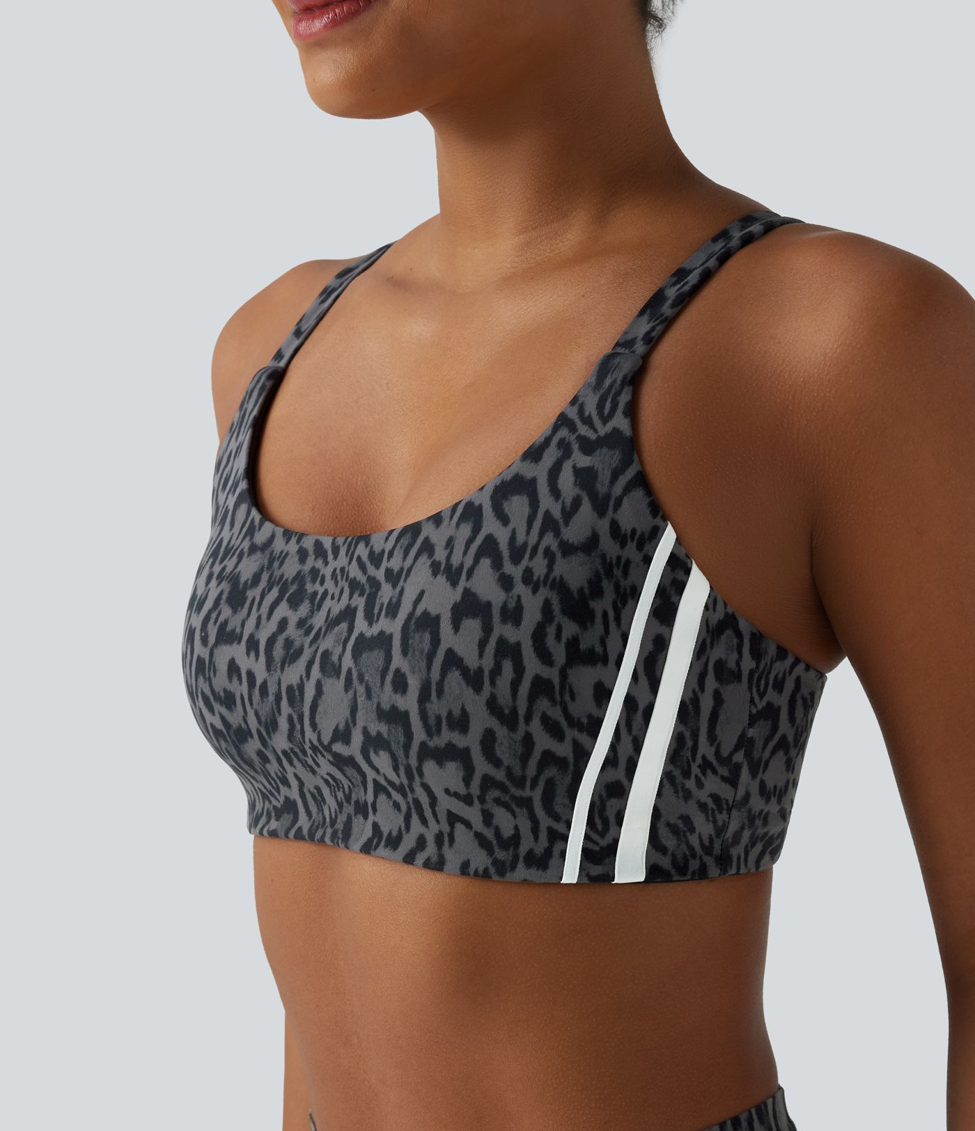 Brassière de sport d'entraînement à maintien moyen imprimé léopard et rayures color block Halara UltraSculpt™
