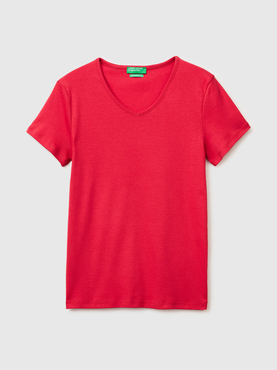 Slim fit t-shirt with V-neck