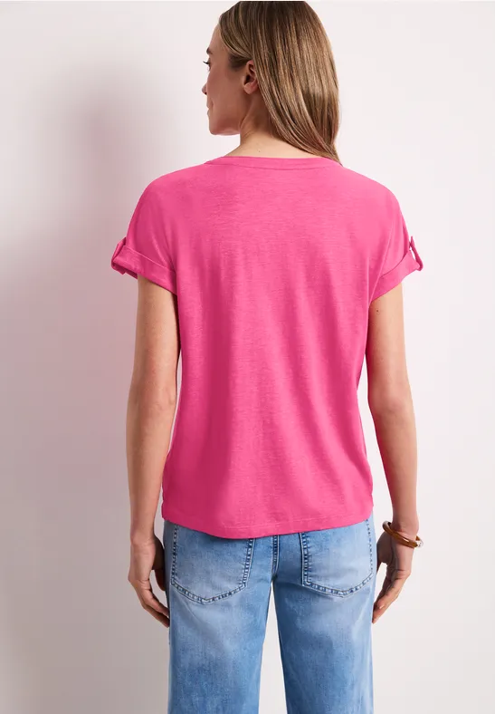T-Shirt mit Split Neck und Knopfdetails