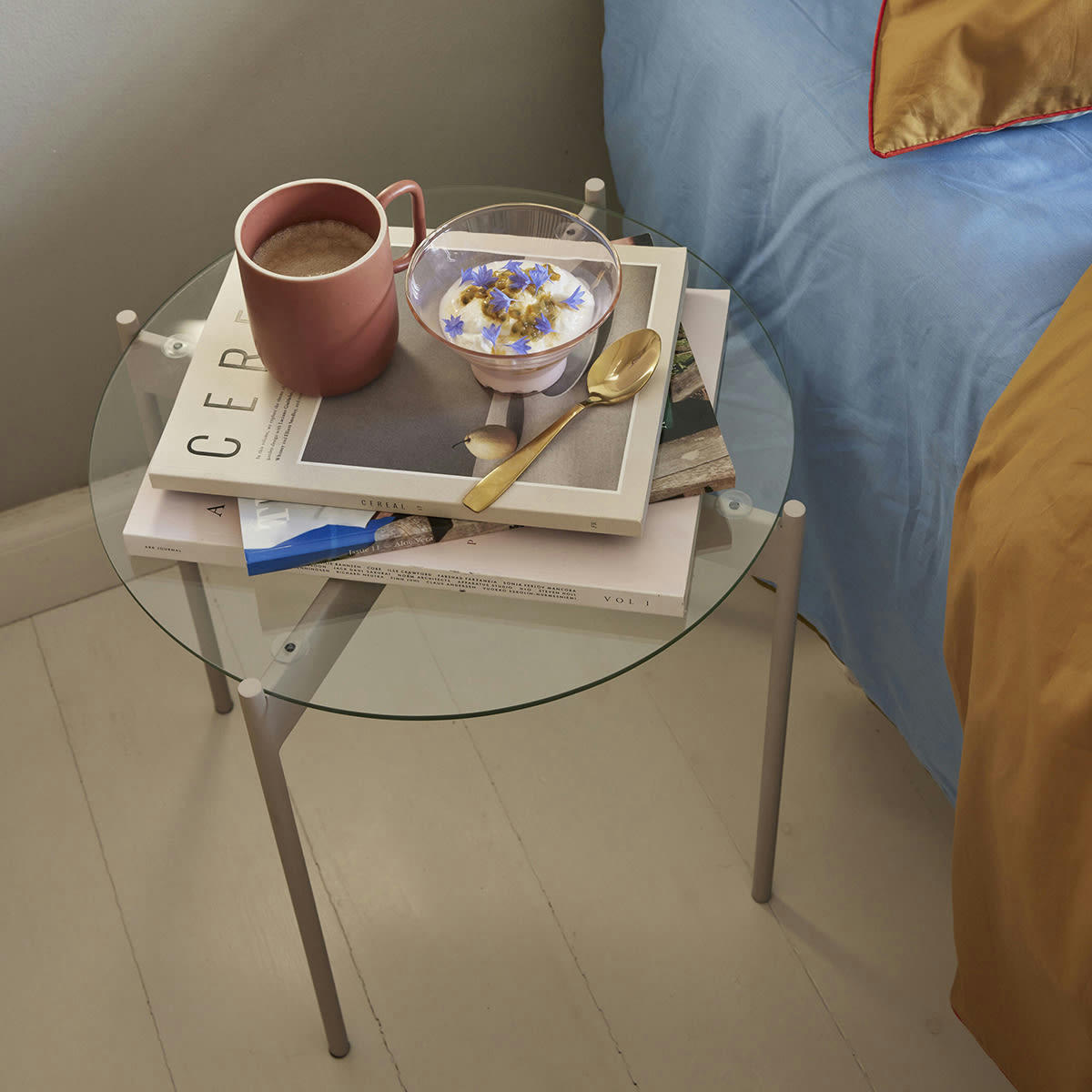 BEAM - Table d'appoint en verre et fer sable