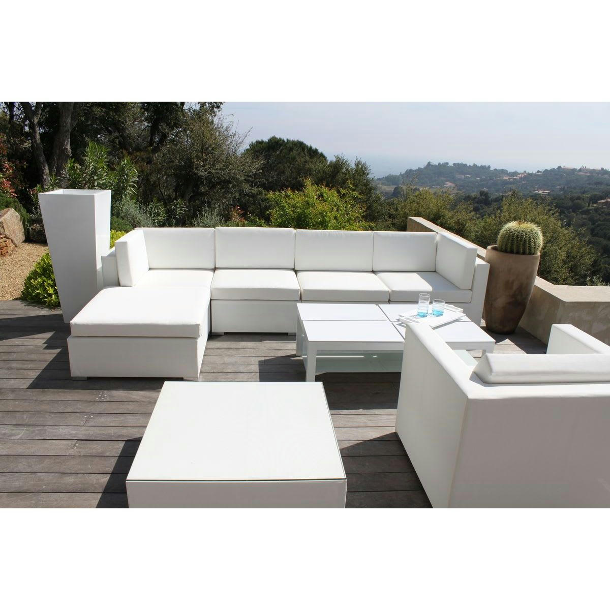 - Pouf blanc d'extérieur