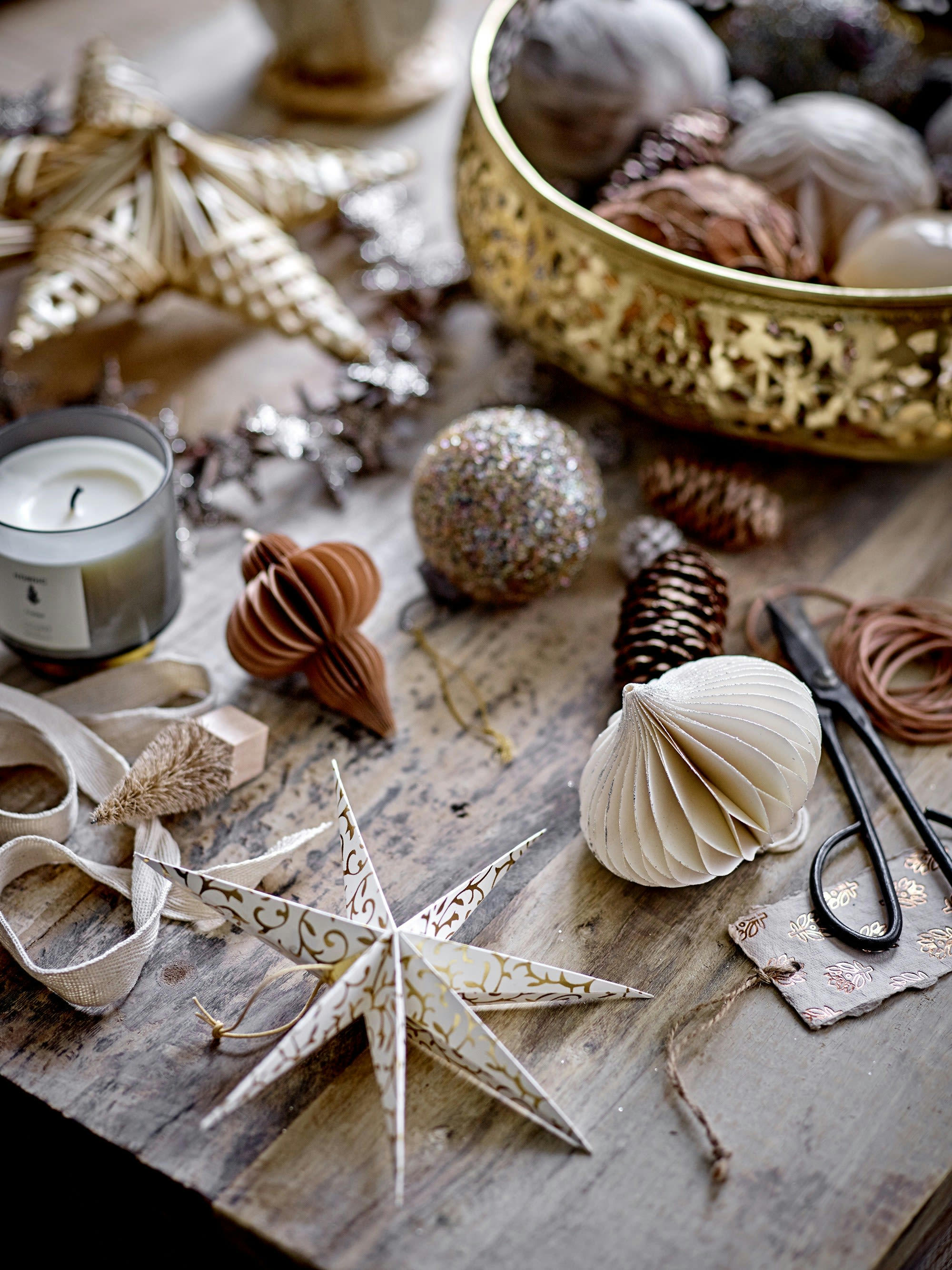 MILAY - Lot de 6 ornements en papier rouge H10xD6