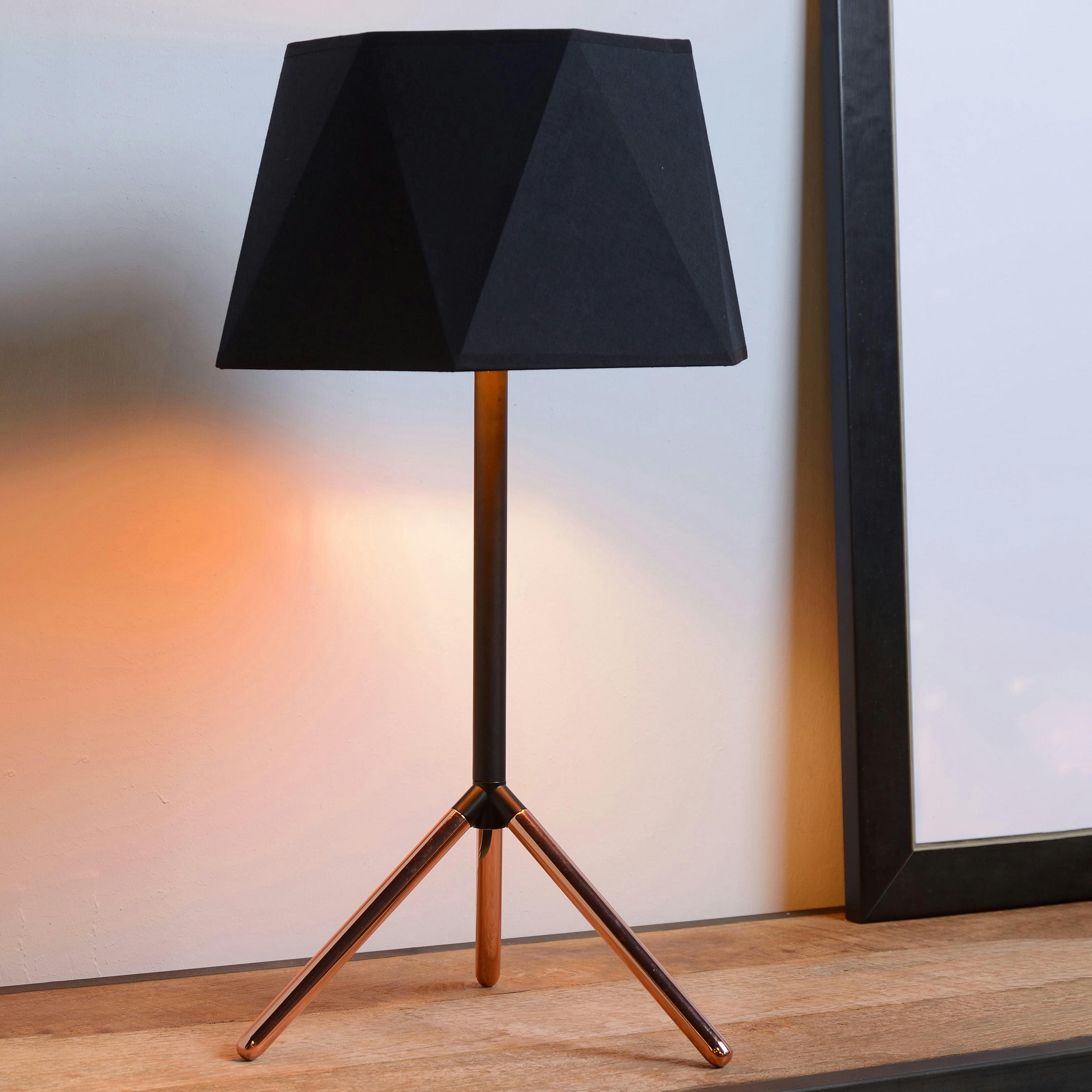 ALLEGRO - Lampe de table en métal noir