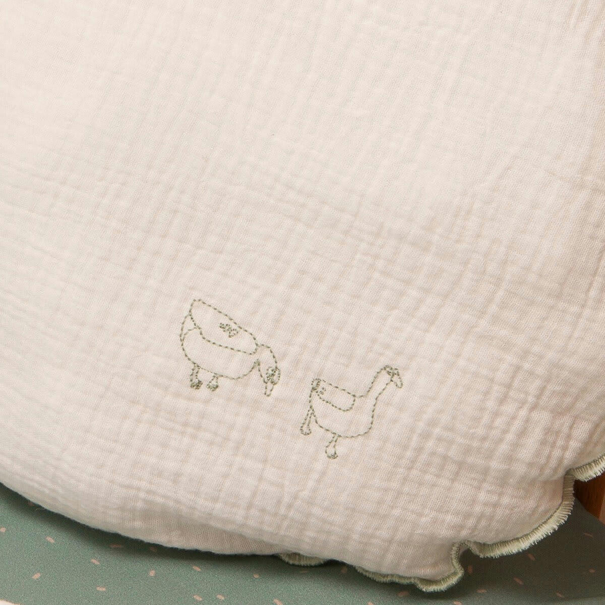 BARNA - Coussin rond canards broderie bleue