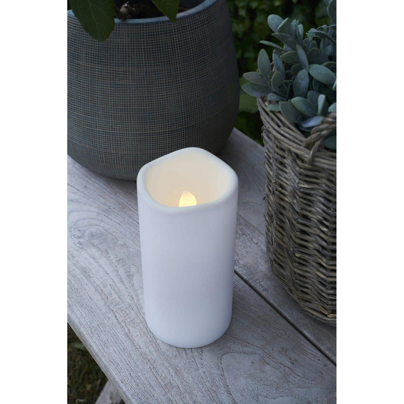 - Bougie LED Storm H 20cm à Piles