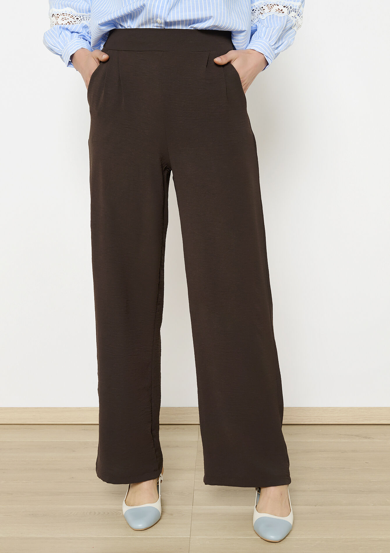 Wijde vloeiende broek