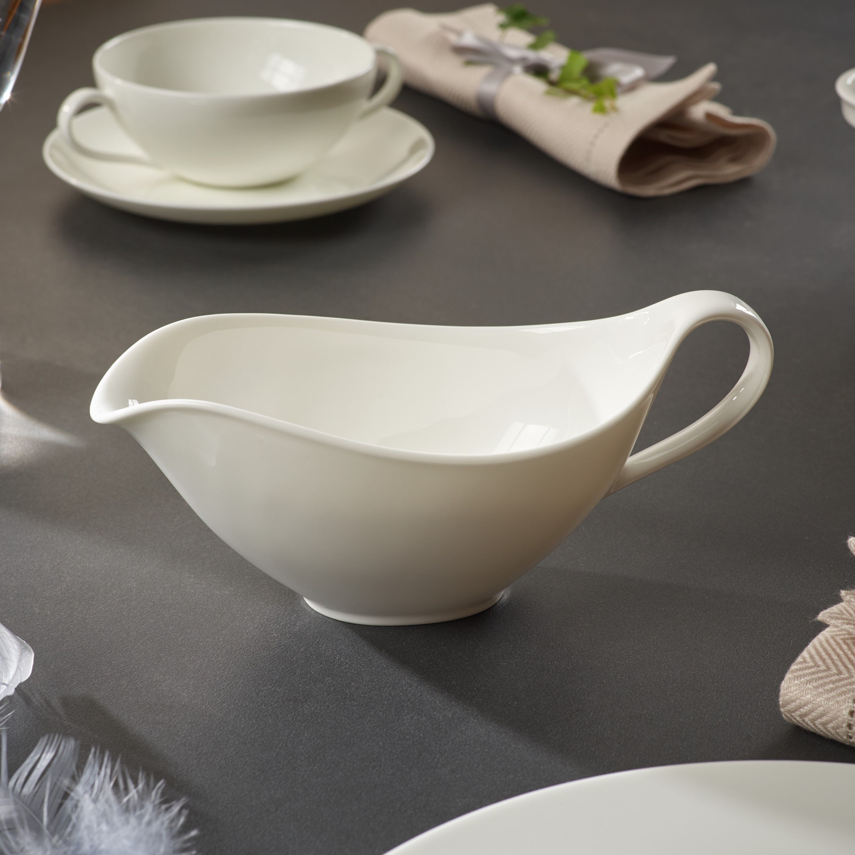 Anmut Gravy boat - White, Premium Bone Porcelain