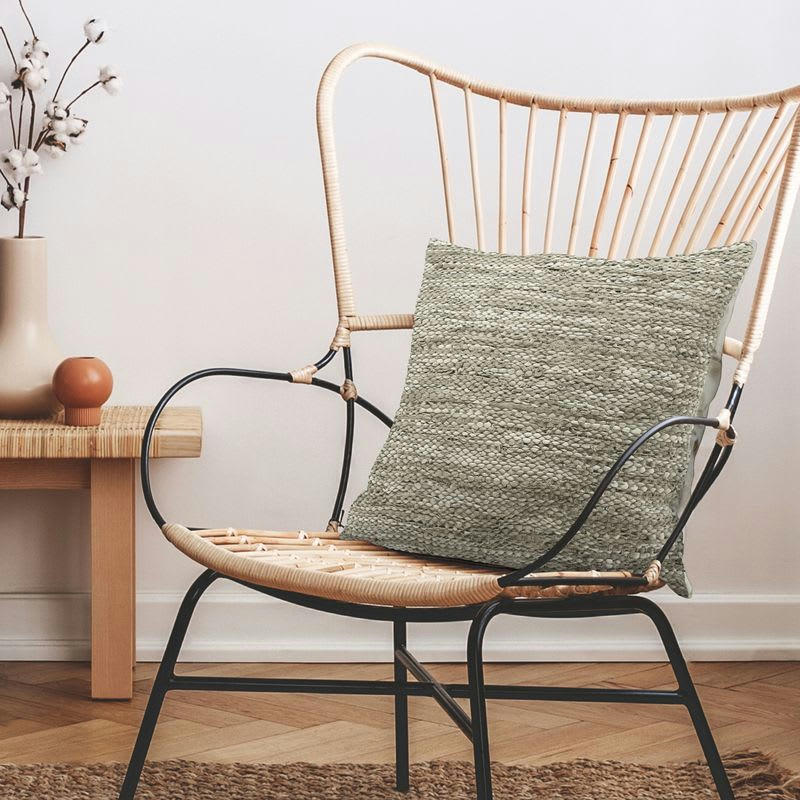 SKIN - Coussin en cuir tressé beige naturel 45x45