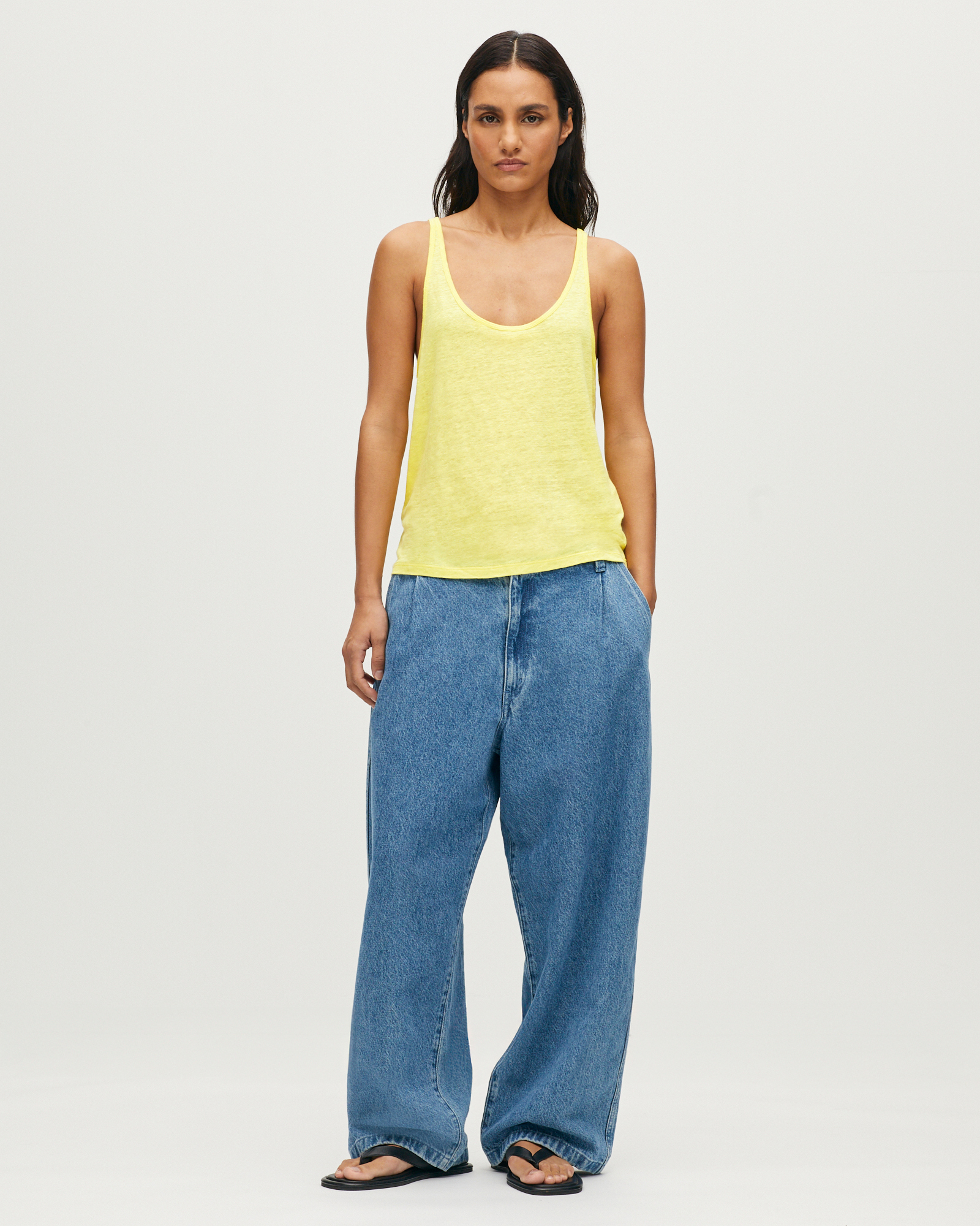 Débardeur à fines bretelles en lin