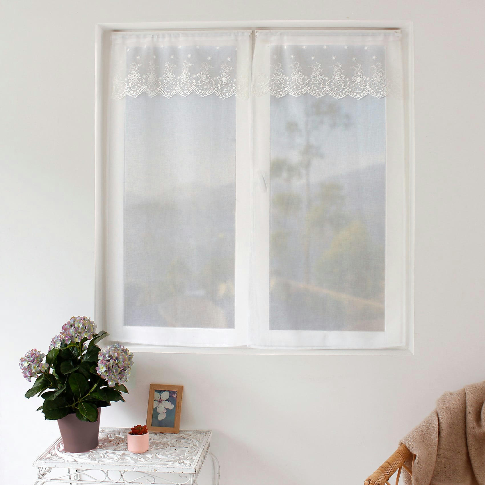 - Paire de vitrages avec top à volant brodé polyester blanc 60x120 cm