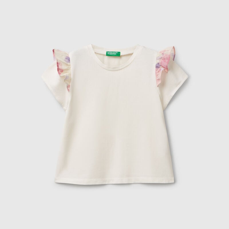 T-shirt with cap sleeves