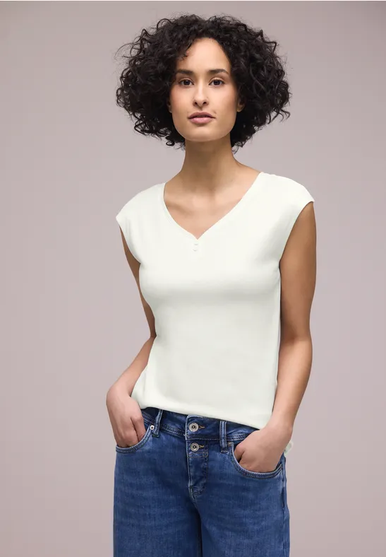 Shirt mit gerundetem V-Ausschnitt