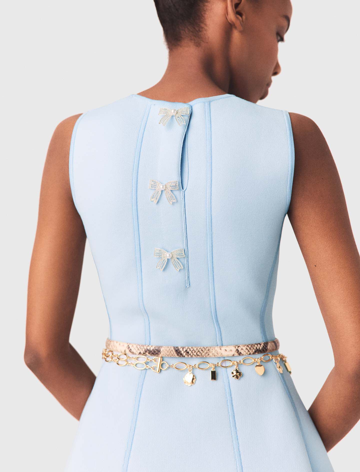 Robe patineuse avec nœuds bijoux