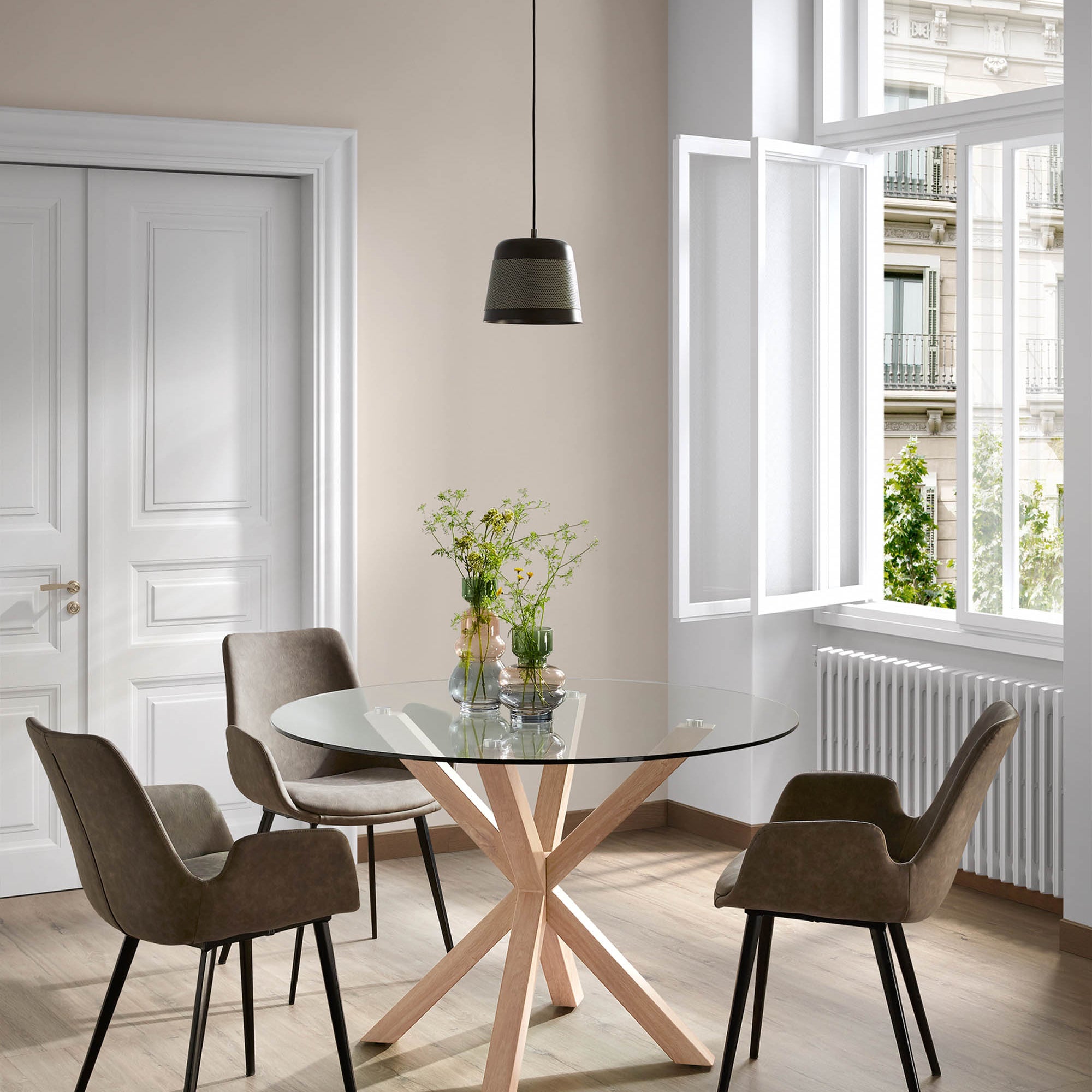 Kave Home Argo Eettafel - Ø 120 cm - Glas / Eiken