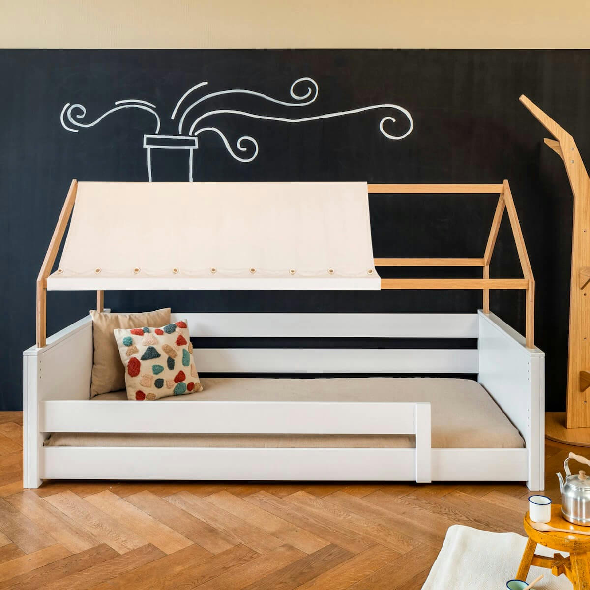 KASVA - Lit au sol cabane hêtre textile de toit