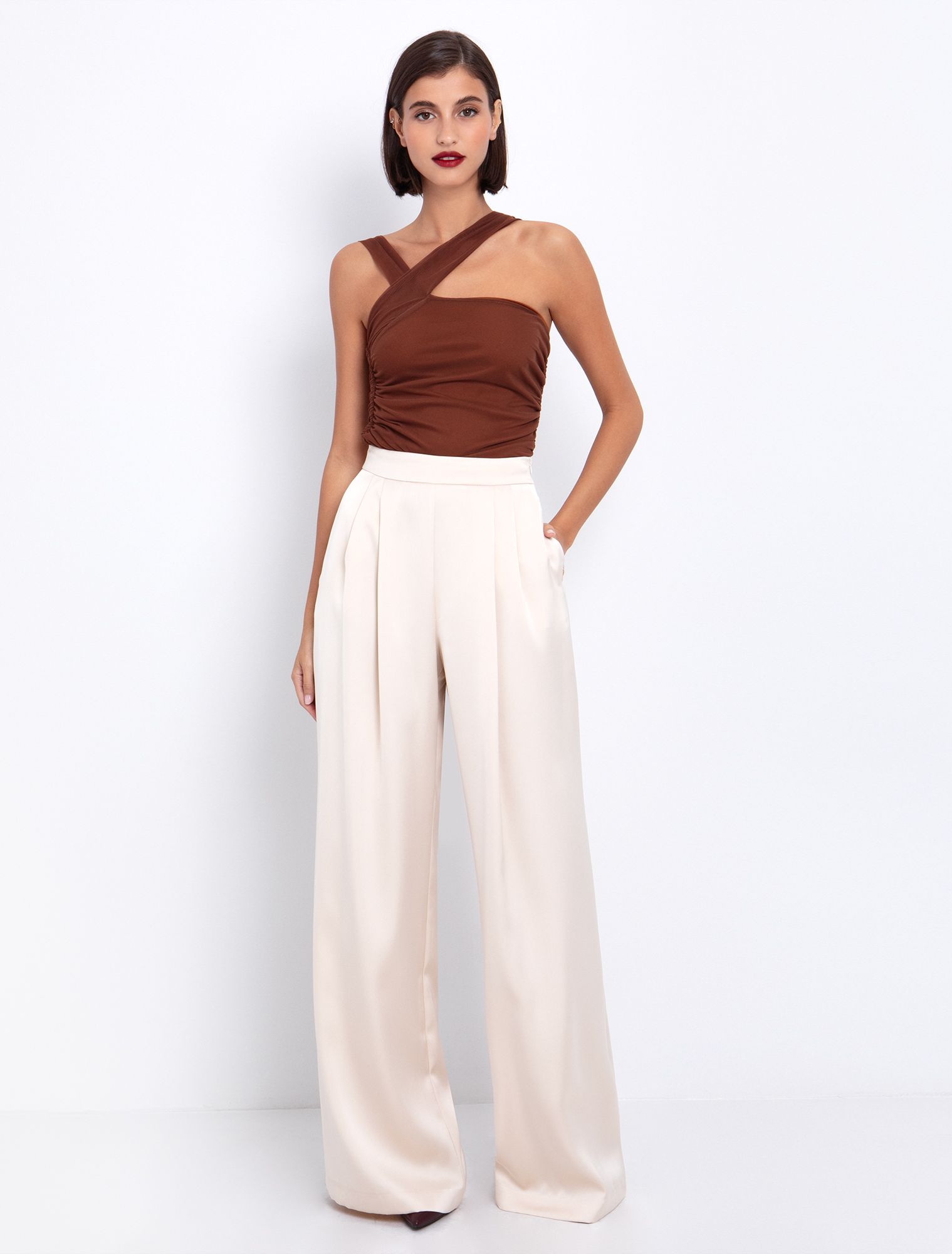 Ασύμμετρο τοπ από τούλι