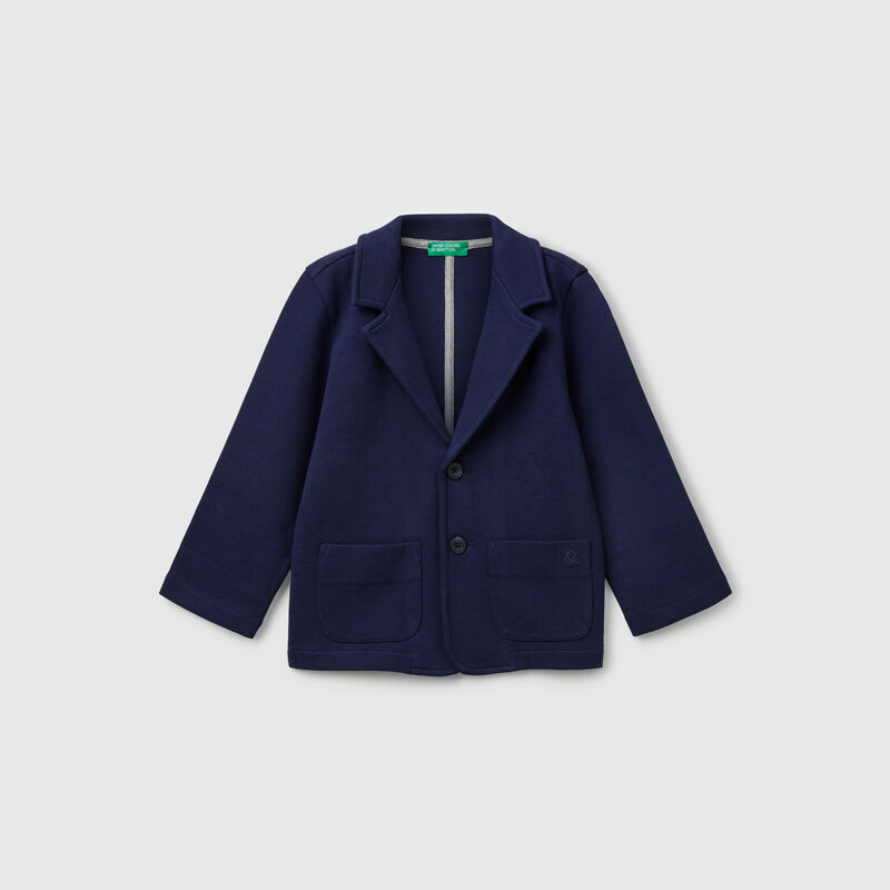 Blazer with relaxed fit pockets