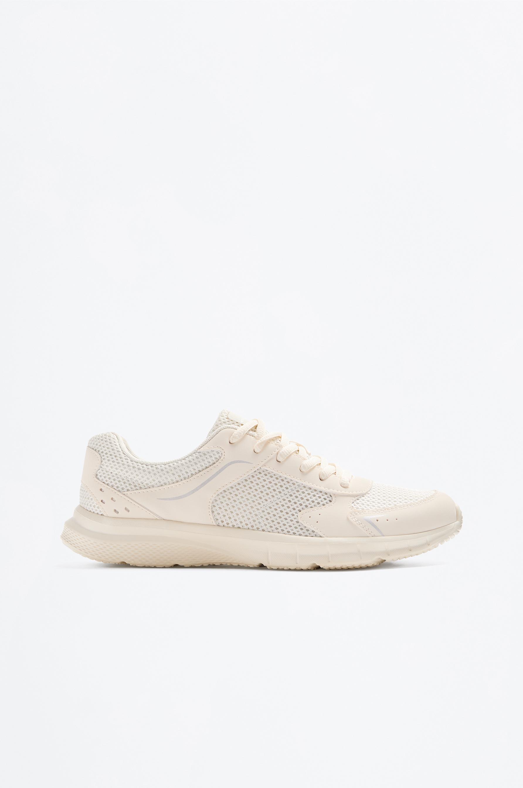 Zapatilla deportiva básica