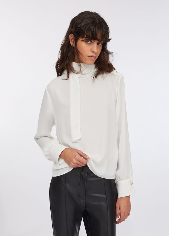 Blusa con sciarpa