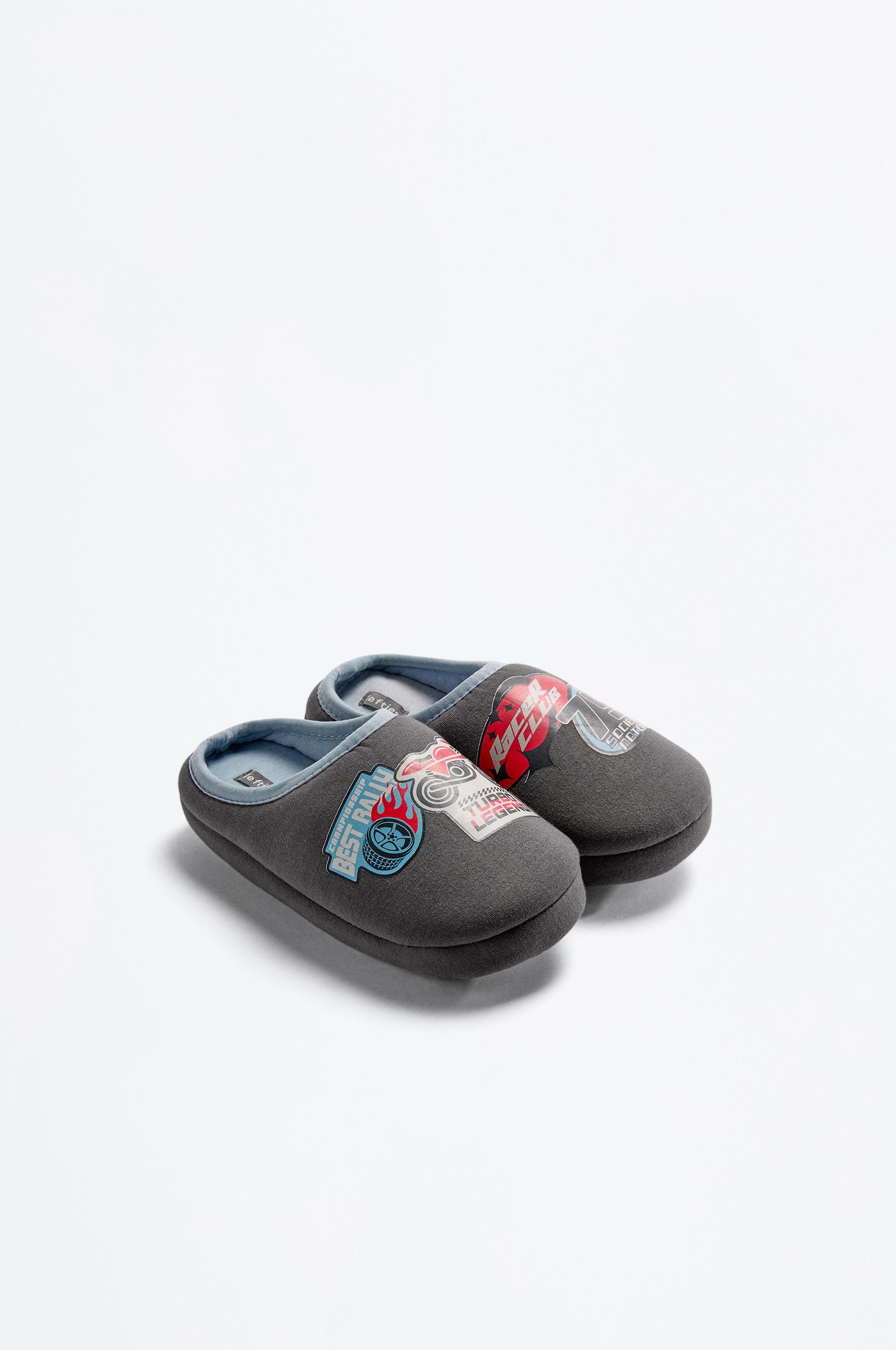 Zapatilla de casa motos