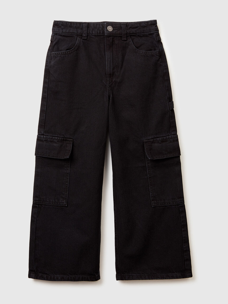 Loose fit cargo jeans