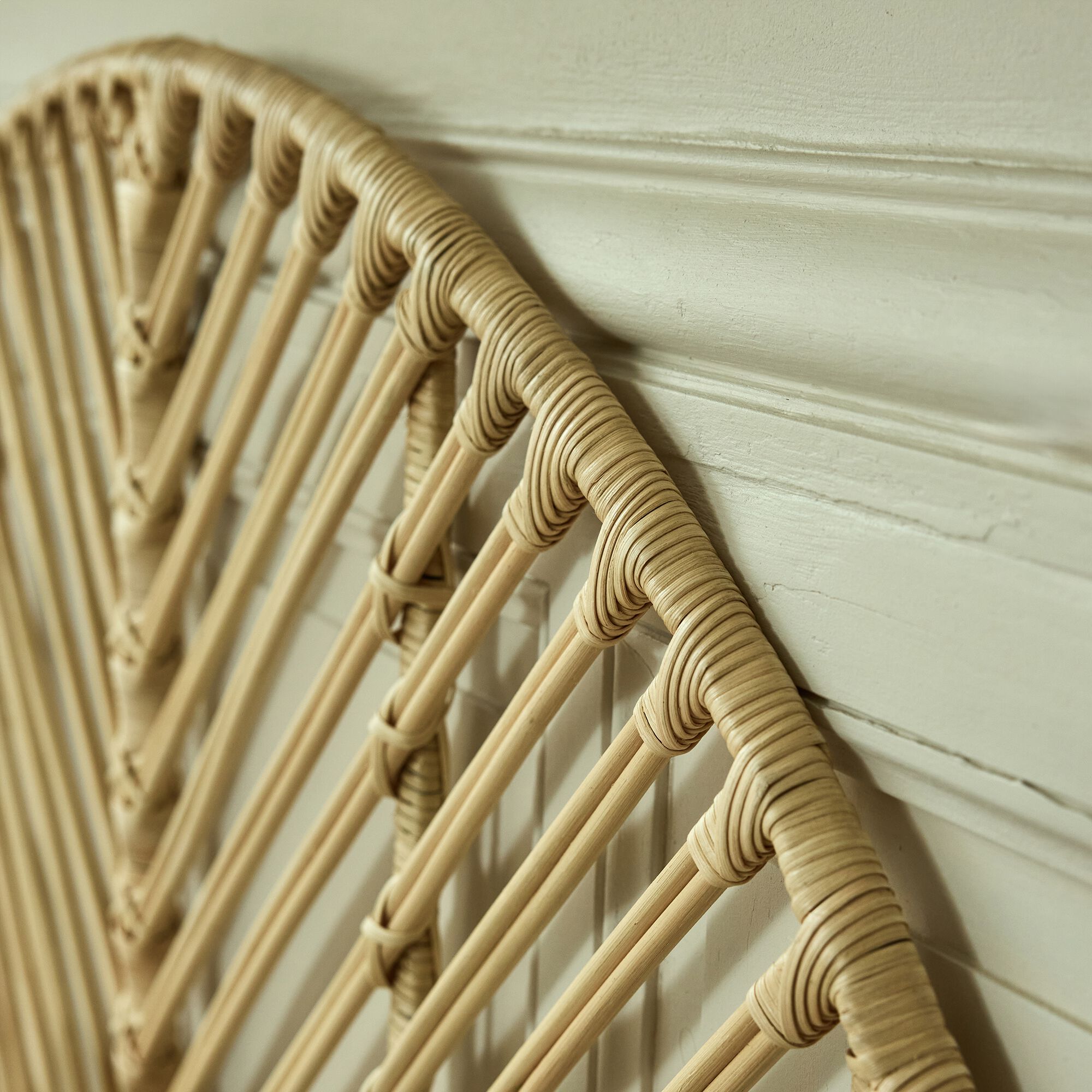 KERIANE - Tête de lit ronde en rotin L170cm - bois clair