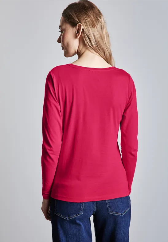 Shirt mit gerundetem V-Neck