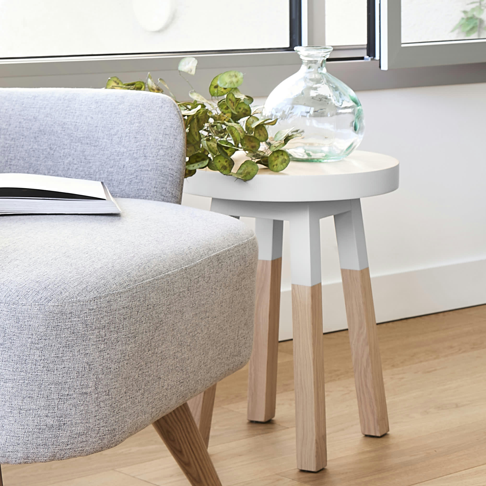 EGEE - Lot de 2 tabourets, assise diamètre 35 cm, 100% frêne massif blanc bal