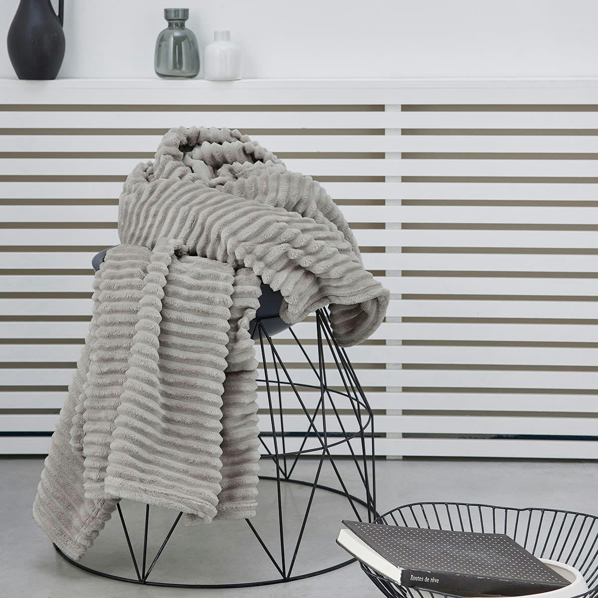 ESSENTIAL - Plaid cotelé uni en Polyester Beige 150X200 cm