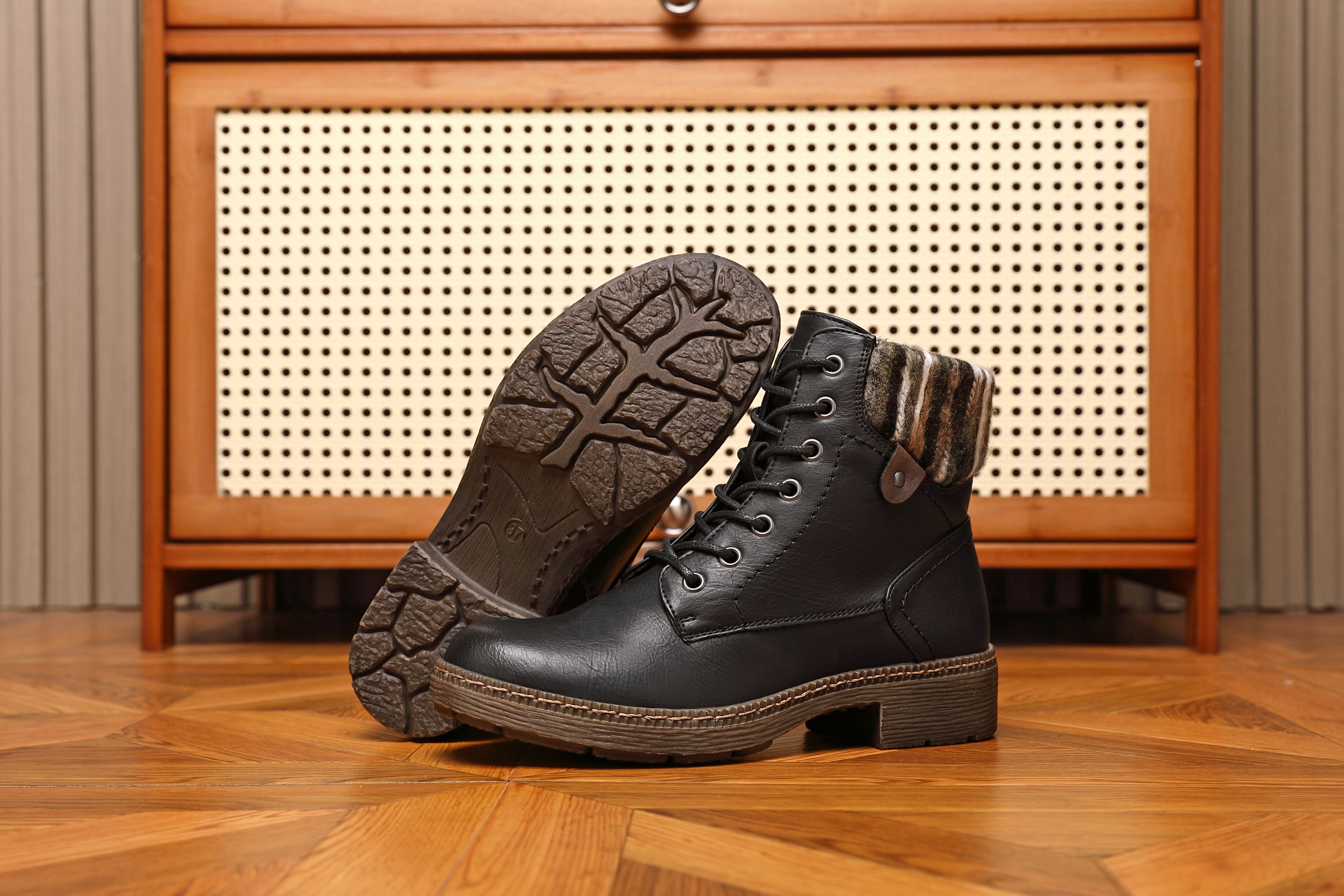 IVACHY Warm Lined Winter Combat Boots with Fur Collar