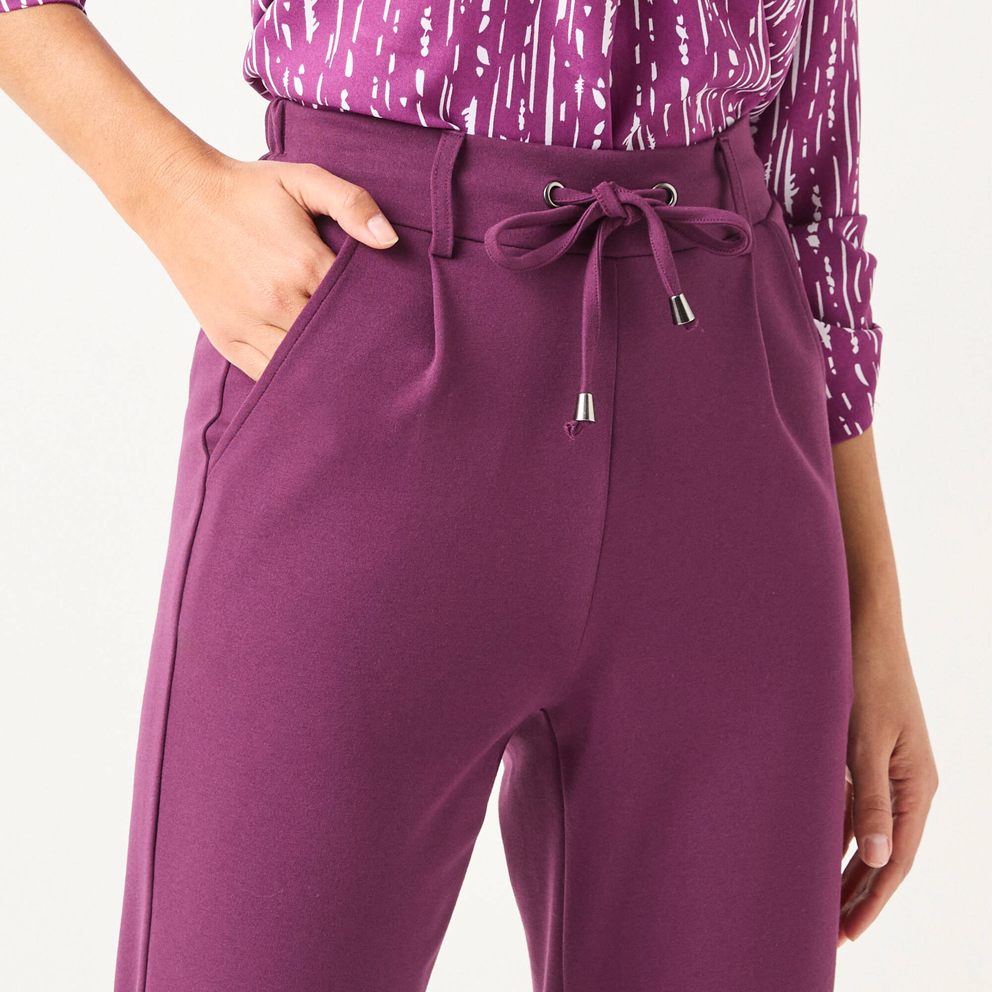 Pantalon chino uni, maille milano