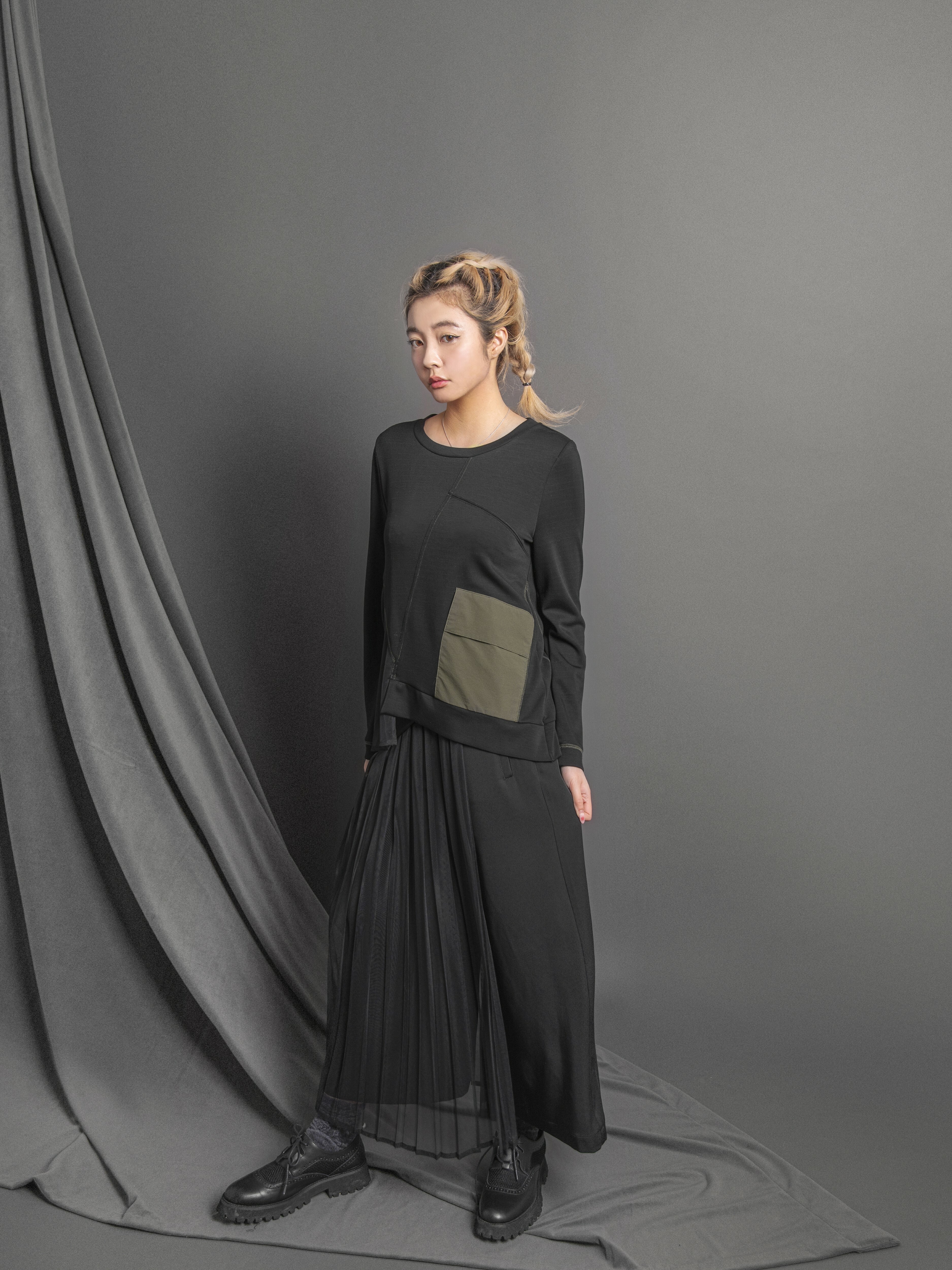 Pants with pleated mesh detail - 162D