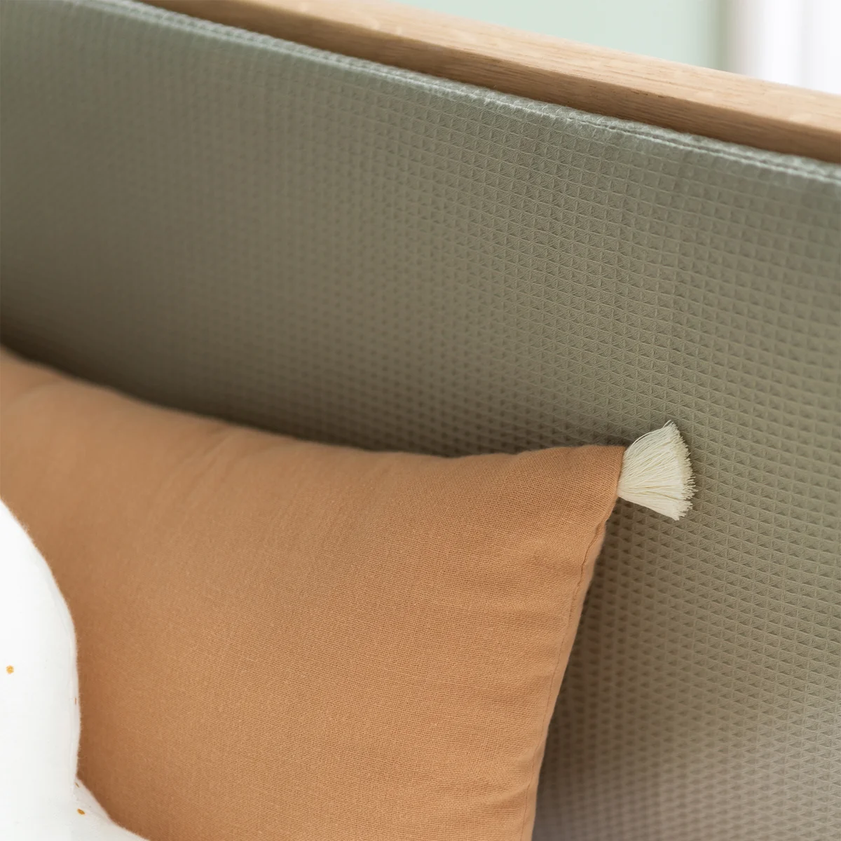 Nobodinoz - Nest Babybett Umrandung mit Wabenstruktur, natural