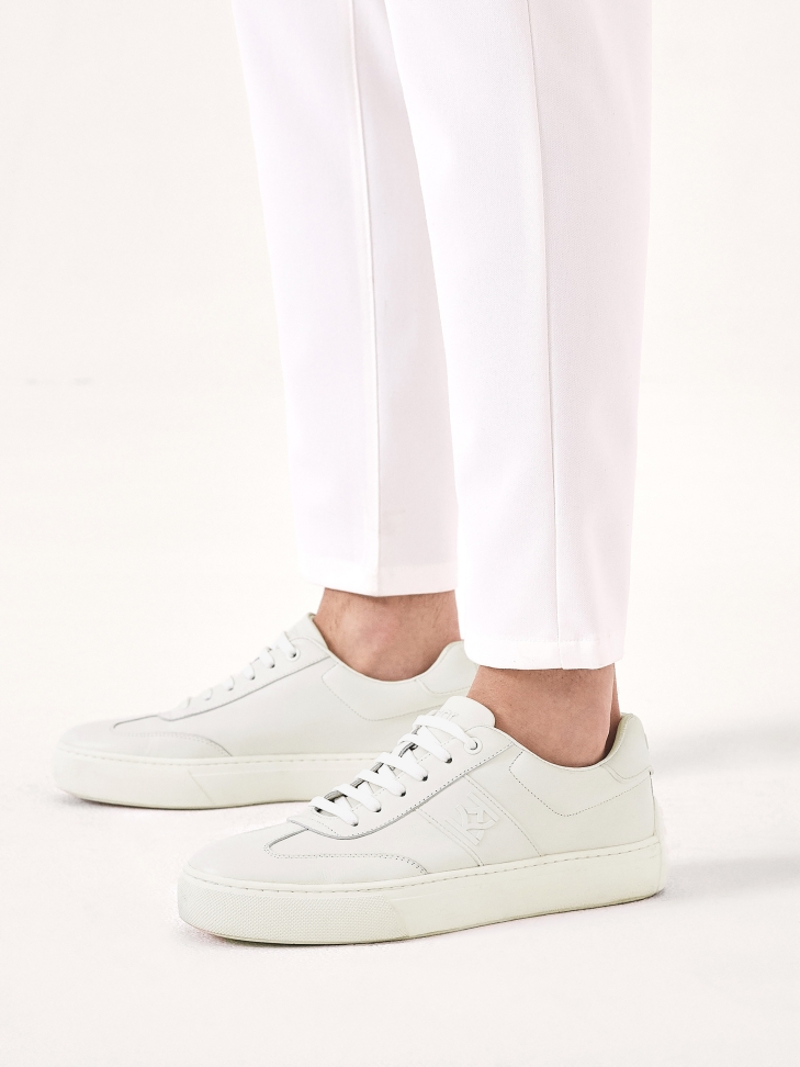 Men's sneakers in broken white color