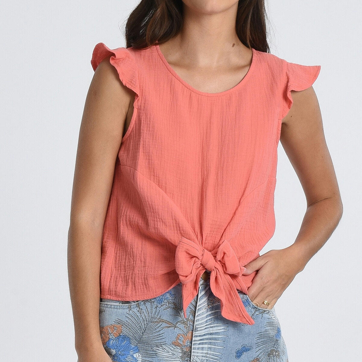 Blouse manches courtes volantées, nœud devant
