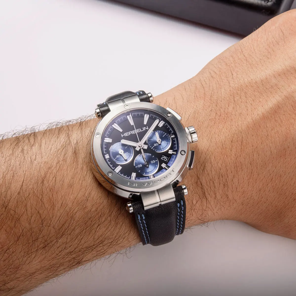 NEWPORT – CHRONO AUTOMATIQUE – ACIER & CUIR