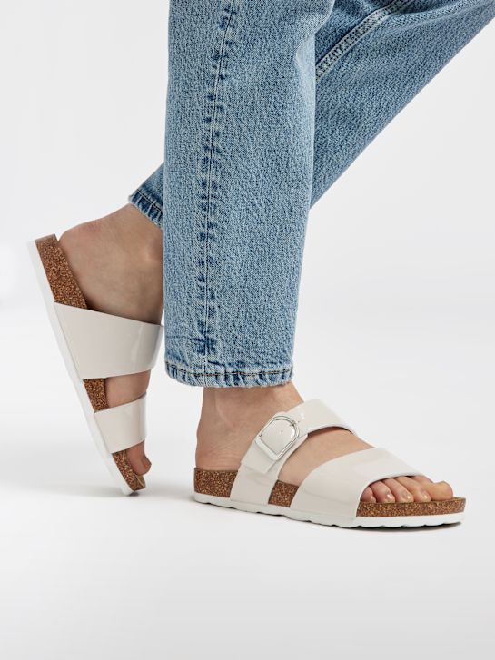 Footbed sandal