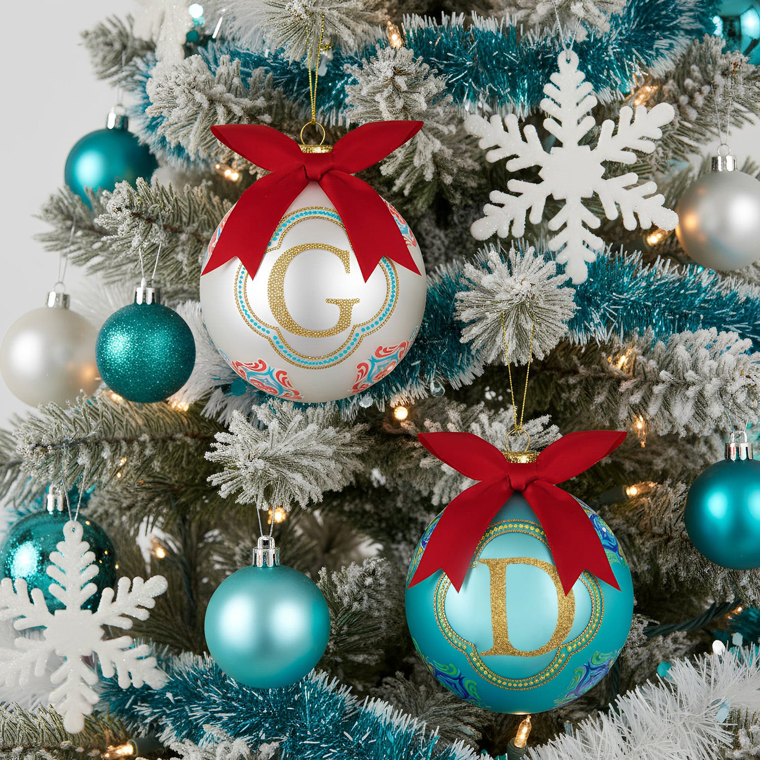 Pallina Natale lettera D azzurro 10 cm Royal Garden