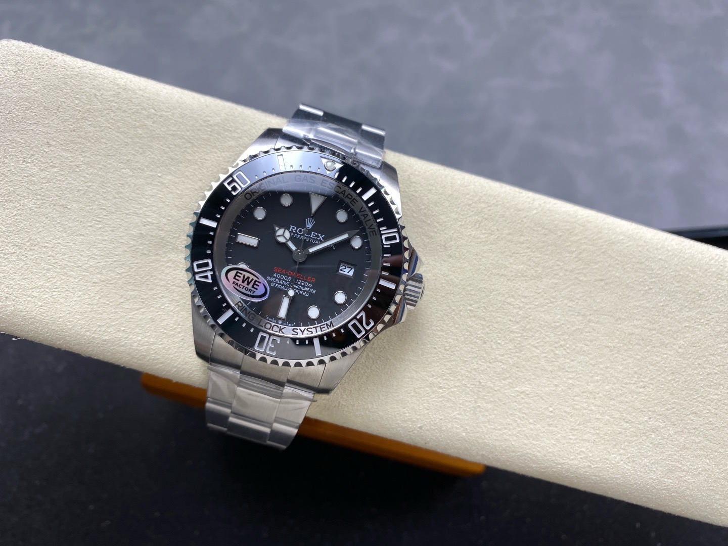 Omega Seamaster Diver 300M black dial mesh bracelet style -8