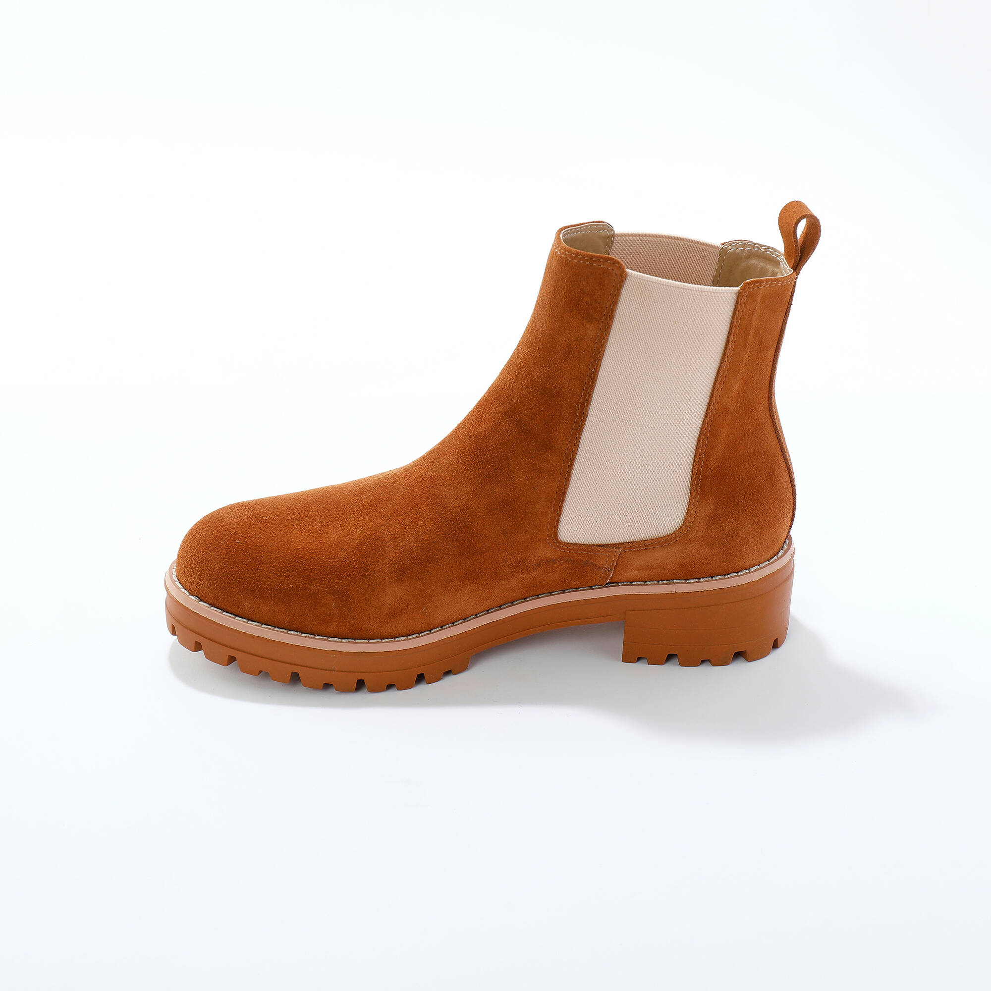 Boots chelsea cro&ucirc;te de cuir, semelle crantée épaisse