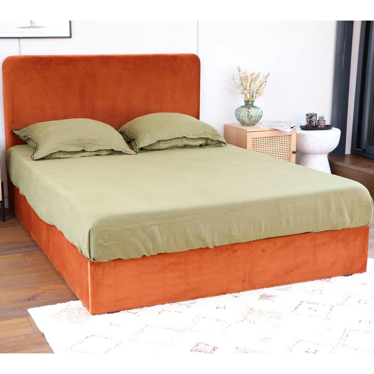 ENSEMBLE ENZO - Lit 140 x 190 en velours rouille + tête de lit et sommier