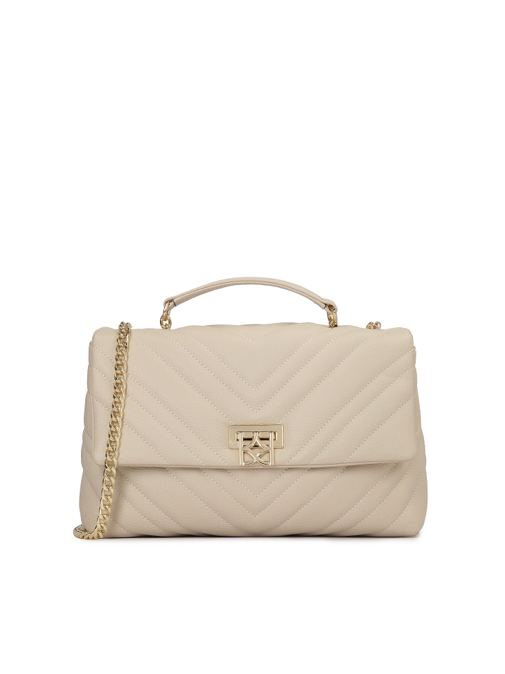 Quilted bag with a flap