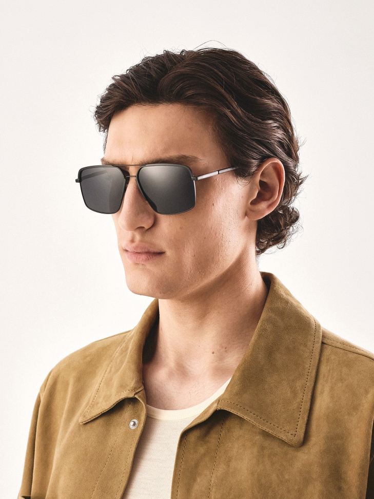 Black polarized glasses