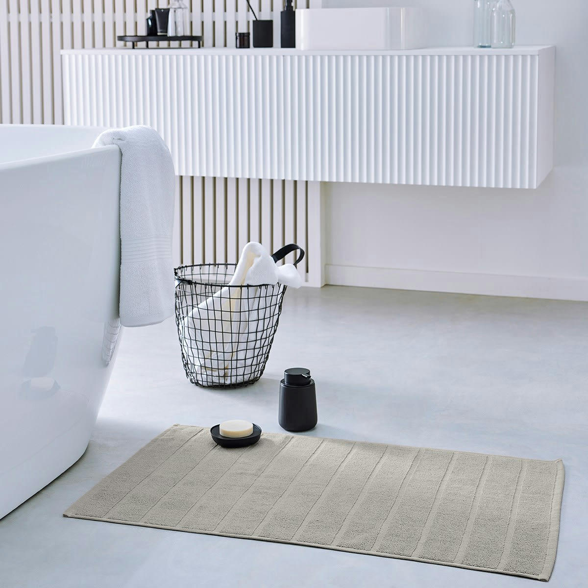 ESSENTIAL - Tapis de bain uni en Coton Beige 50x80 cm