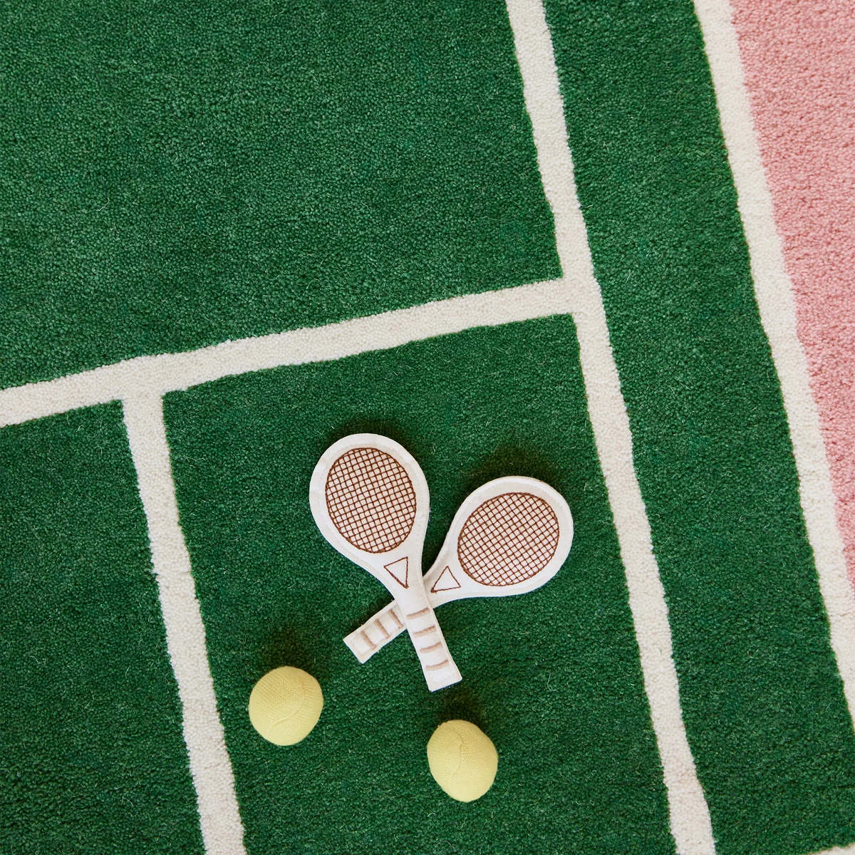 OYOY Mini - Tennis Teppich, 150 x 88 cm, grün / rose