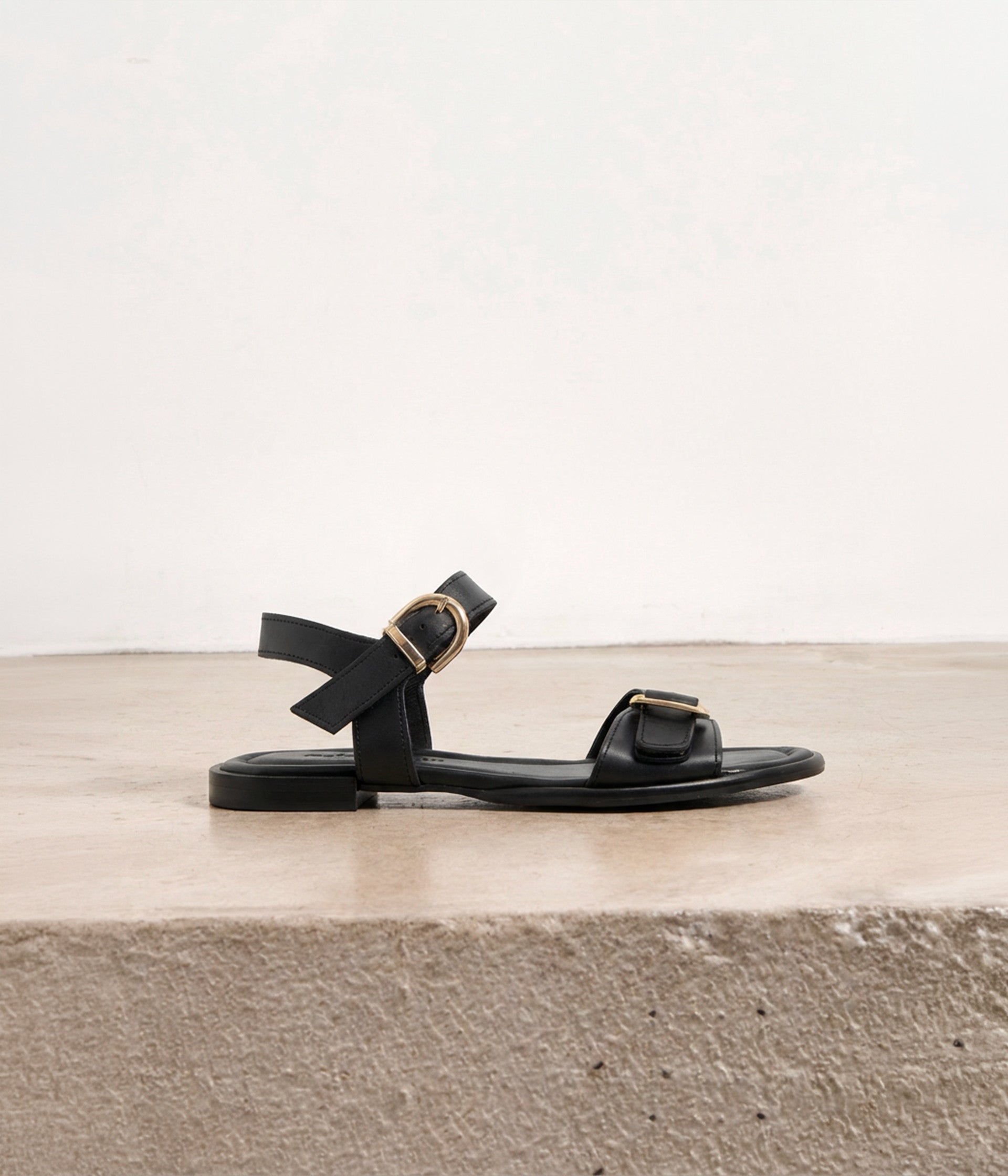 Sandales en cuir noir Tonic