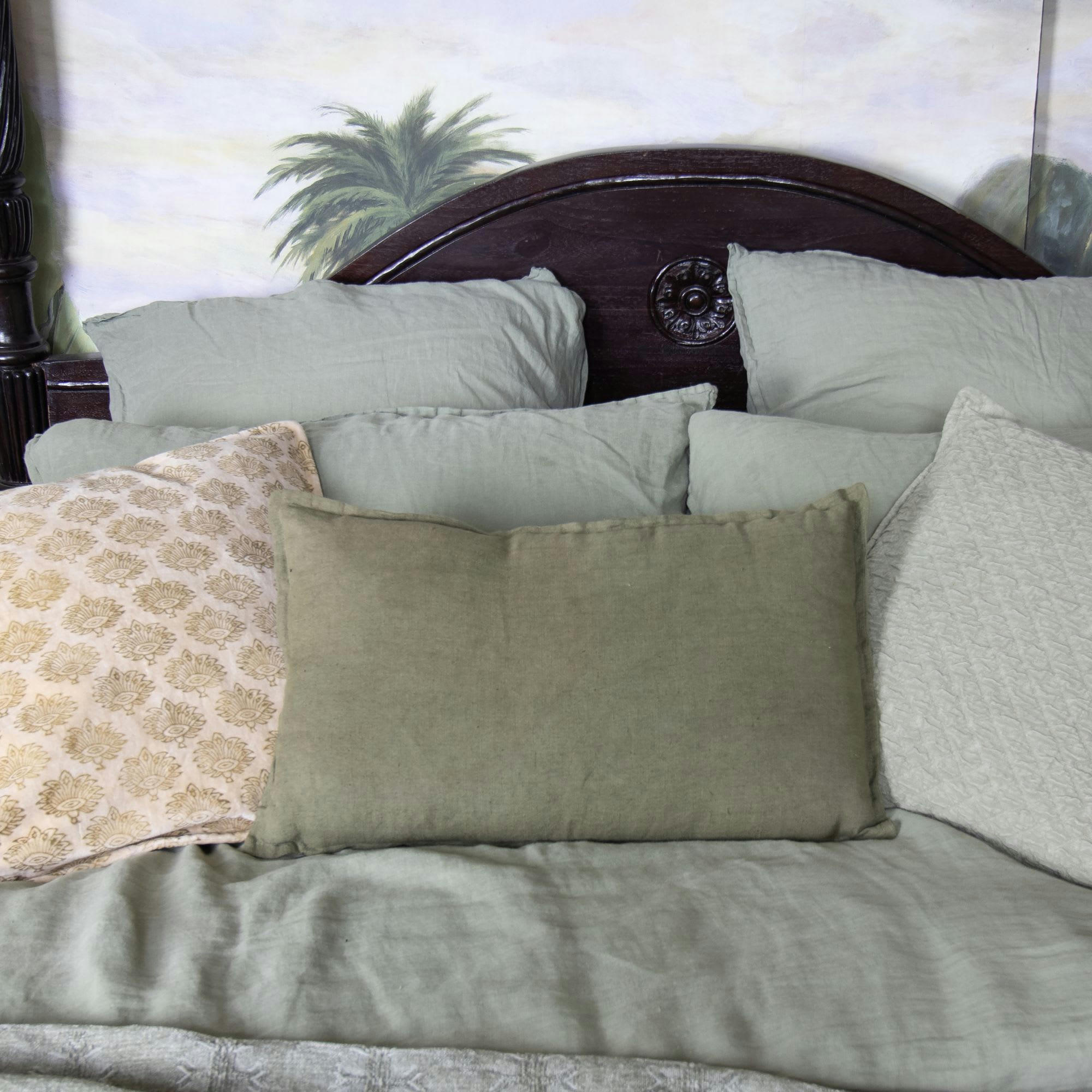 NYL - Coussin en lin vert 30x50cm